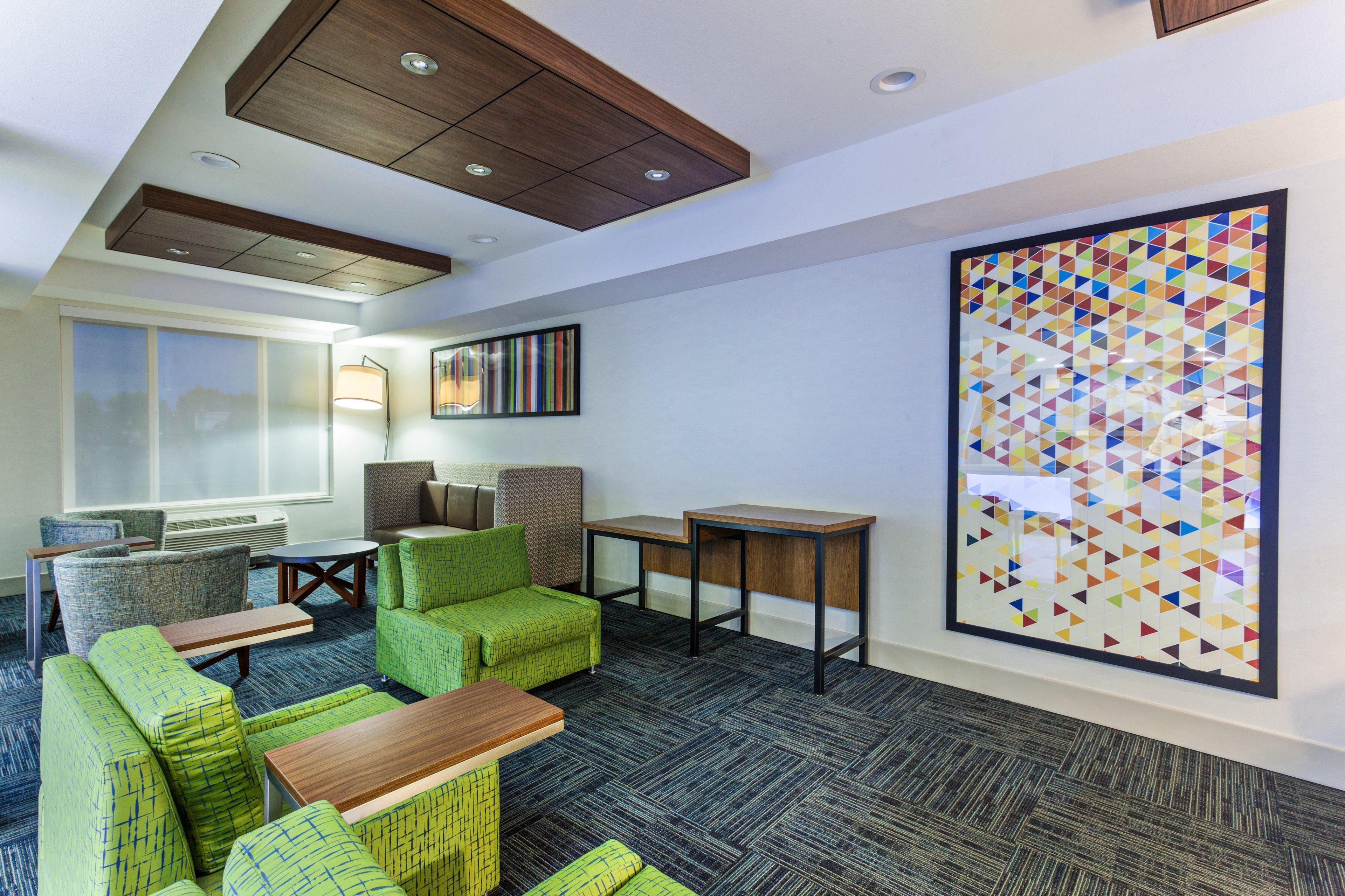 Express West I-5 By Ihg Hotel 2*